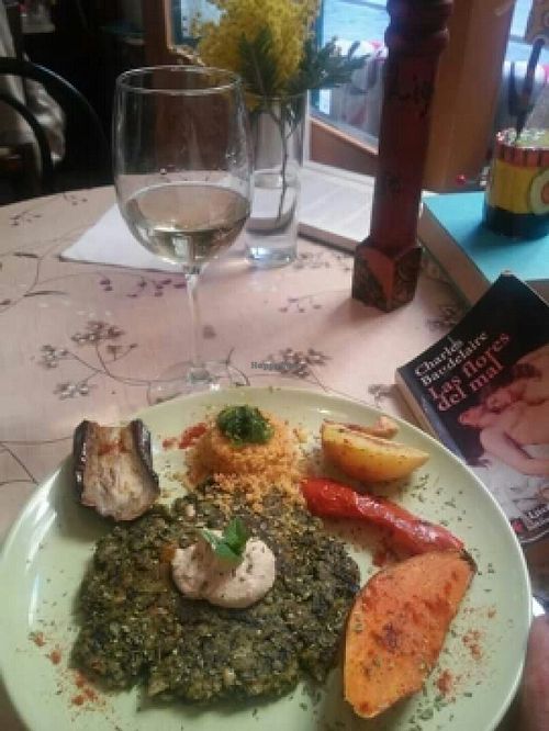 sempre es menja bé...explosión de sabores at El Pati de la Veina in Girona