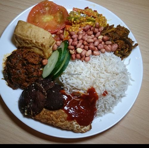 cafe launched a premium Nasi lemak last sat; 9 dishes !!! at Blue Bistro SG Cafe in Central Singapore