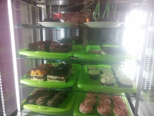 many vegan cakes! at Nasch Madame in Halle