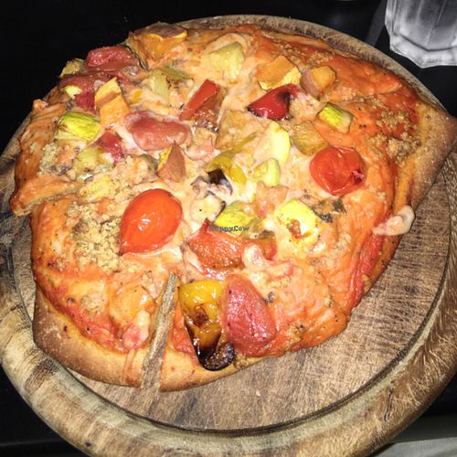 Vegetable Pizza at Village Green in Jerusalem