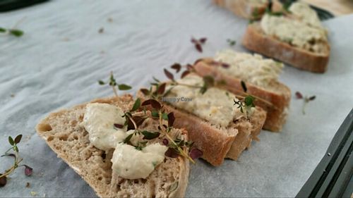 hummus and bread at Souls in Copenhagen