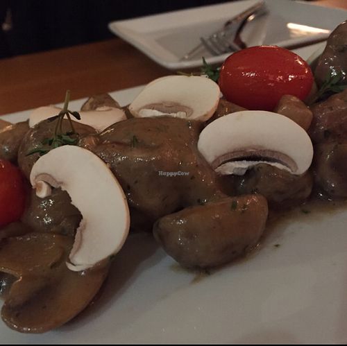 seitan and mushroom in sauce  at El Maderal in Barcelona