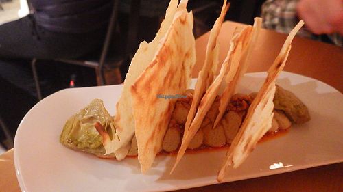 Lentil pâté with Sardinian flatbread at El Maderal in Barcelona