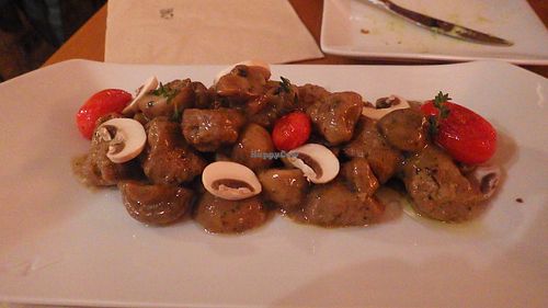 Seitan and mushrooms with cream sauce at El Maderal in Barcelona