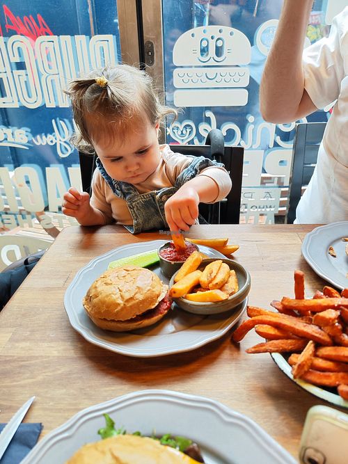Vegan child's option and sweet potato fries 🍟 at Halifax Burgers - Larsbjornsstaede in Copenhagen
