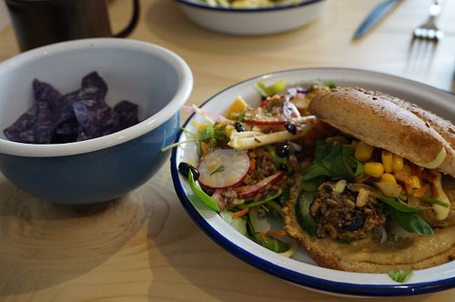 The burger at Caju in Nice