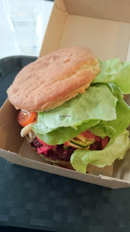 vegan gluten free burger at Green by Laurence in Annecy