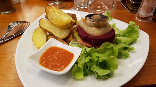 Naked burger at Eqvita in 