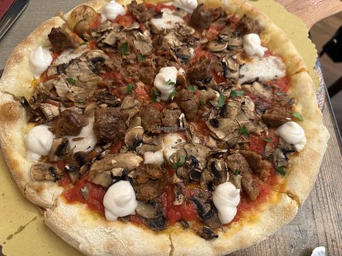 Pizza Boscaiola  at Rifugio Romano in Rome