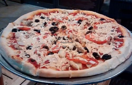Vegan pizza with daiya cheese at YNot Italian in Virginia Beach