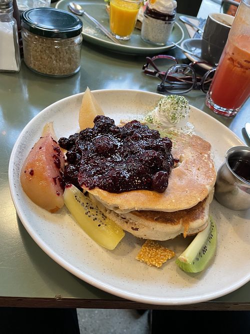 Irresistible vegan pancakes, filling yet of questionable value. The meal at the top of the pic is a (not vegan) vegetarian breakfast    at Bespoke Kitchen  in Queenstown