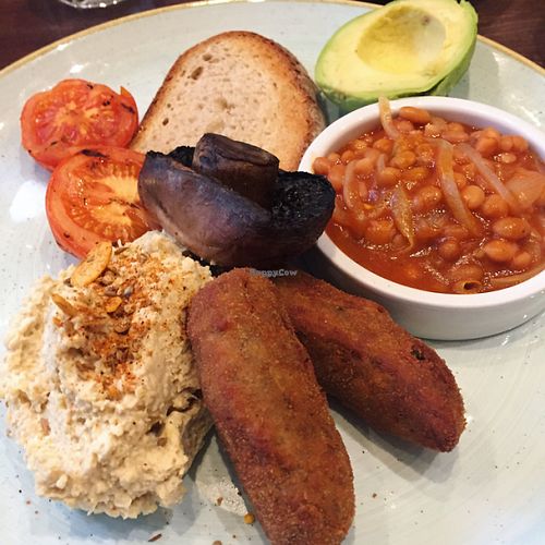 vegan breakfast from Riverhill with haggis fritters at Riverhill Coffee Bar in Glasgow