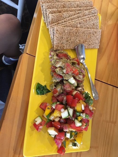 Avocado tomato salsa and chips at DalYang - Sweet Kitten 달냥 in Seoul