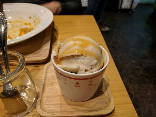 Ice-cream at DalYang - Sweet Kitten 달냥 in Seoul