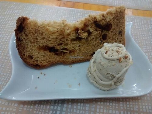 Panetón vegano con helado de vainilla at The Plant Based Factory in Miraflores