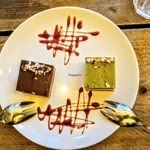 vegan raw cheesecakes  at SaladPride in London