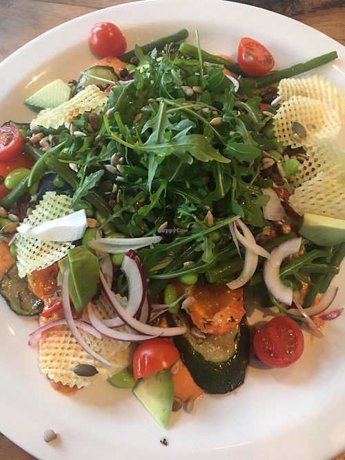 Vegan salad with roasted tomato hummus at Zilte Zoen in Schoorl