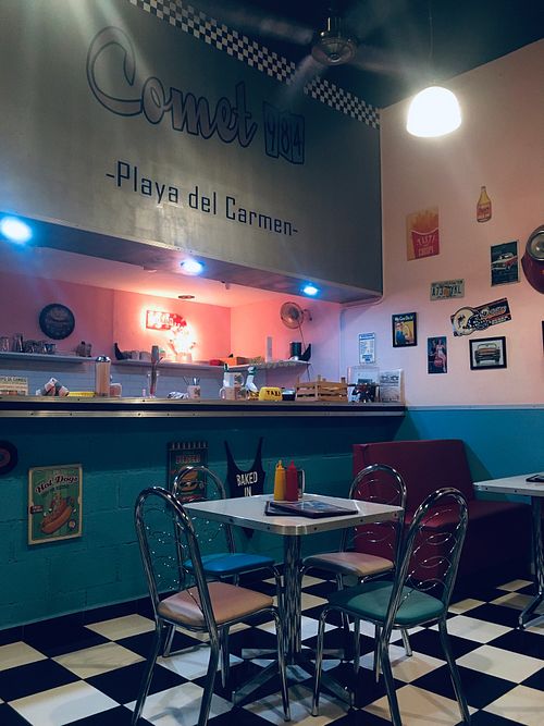 Diner at Comet 984 in Playa Del Carmen