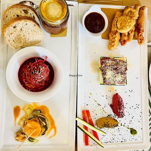 2 trío   at Vitto Pitagorico in Naples