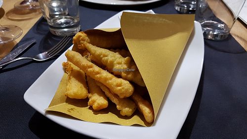 Vegetable fritters at Vitto Pitagorico in Naples