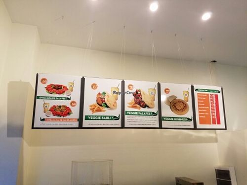 wall menu at Veggie Medio Oriente - Suipacha in Buenos Aires