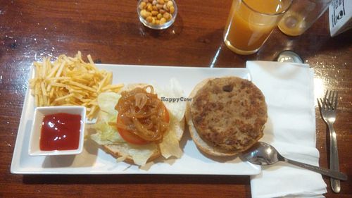 classic burger at La Marmita del Druida in Murcia