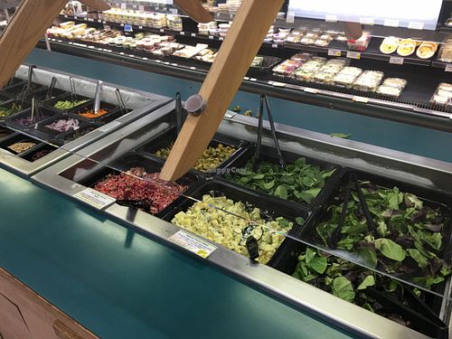 Hot and cold sald bars at LifeSource Natural Foods in Salem