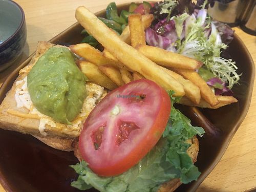 Avocado vegan chicken burger set (with salad and sweet potato fries) at Veggle Cafe in Kowloon