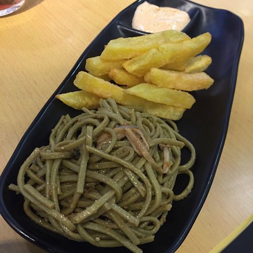 Soba salad with sweet potato fries at Veggle Cafe in Kowloon