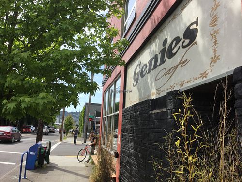 Street view at Genies Cafe in Portland