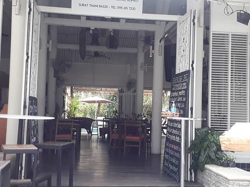 Entrance at Greenlight Cafe & Bar in Koh Samui