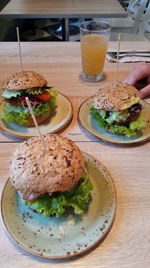 Three different burgers (Marrakesch, Delhi, Kreta) at My Heart Beats Vegan in Mannheim