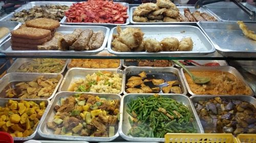 wide spread of vegetables dishes  at Fo Shou Vegetarian Food in West Singapore