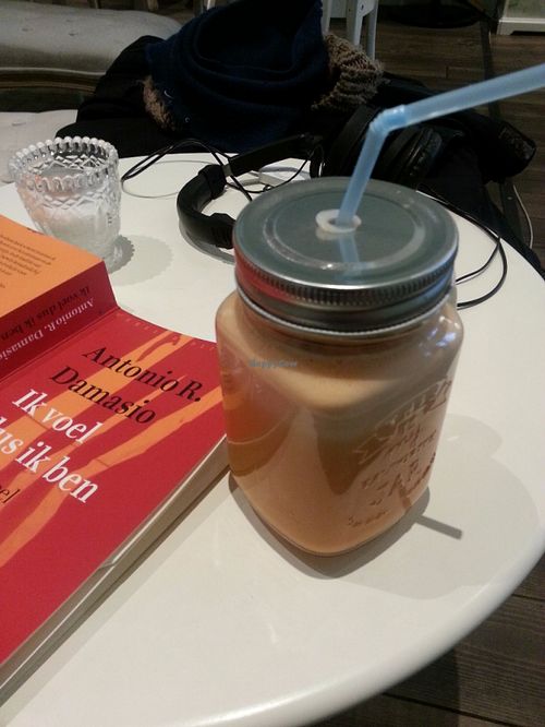 Lovely sweet potato juice! It was cold pressed and she added ginger and cinnamon. I didn't know you could cold press sweet potato yet, but this was delicous!! at Majesteit Taart in Amsterdam