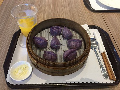 Vegan dim sum (somehow, it's purple) at TPE - I-Mei Dim Sum - T2 -  義美點心世界 in Taoyuan