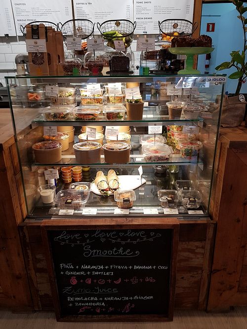 Bowls, sushis, wraps, sandwiches, salads, desserts: everything very good at Ziva To Go - Market in Mallorca