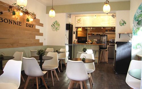 Inside at Green Bowl in Aix-en-provence