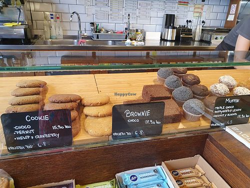 Cookies, muffins and brownies: tried the coconut almond muffin and the peanut cookie, both delicious at bio&bio - Oktogon in Zagreb