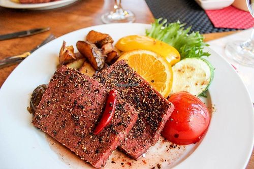 peppered seitan steak at Punkt 13:15 in Parnu