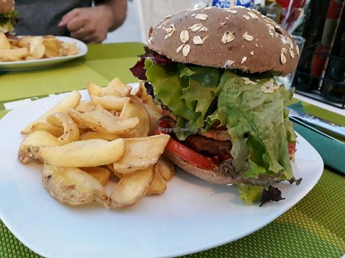 Veganer seitan Burger  at Me Gusta in Mallorca