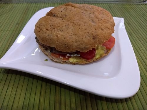 Tasty gluten free veggy sandwich at Bio & Chocolate in Siena