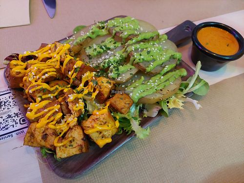 Starter / sautéed tofu and steamed potatoes with kimchi mayo at Sanissimo - Opera in Madrid