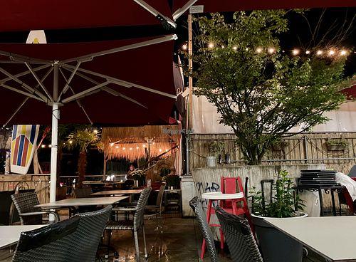 outside at Lo Studente in Jena