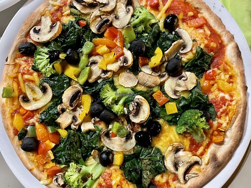 vegan pizza at Lo Studente in Jena