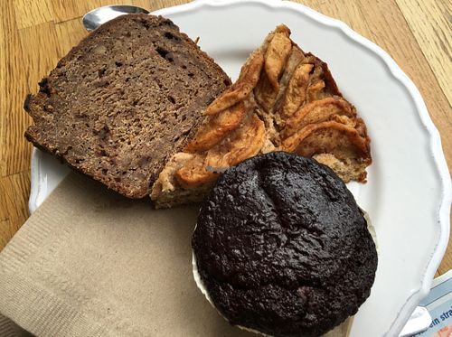 banana bread, aplle cake, ";browffin"; -- all vegan at VIDA in Ravensburg