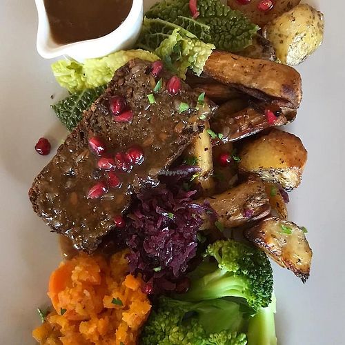 vegan sunday roast at Earthlings in Bolton