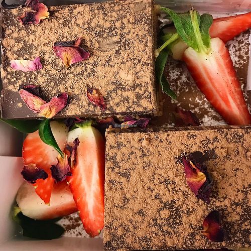 raw vegan to go at Earthlings in Bolton