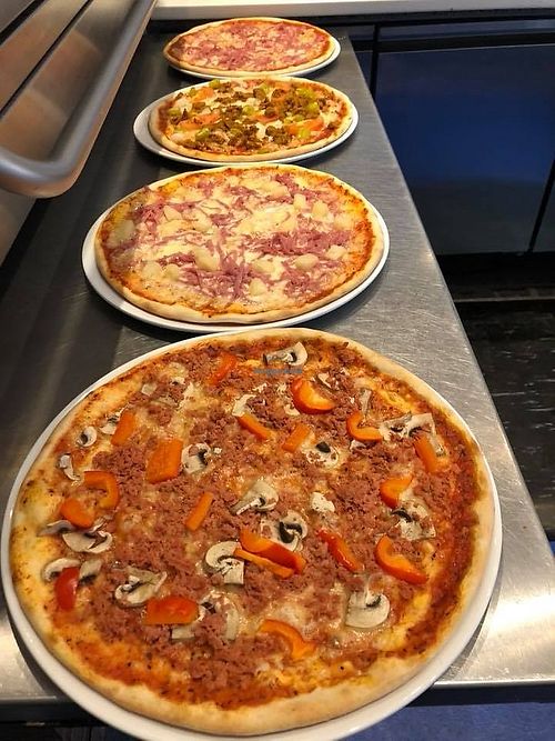 vegan pizza selection using violife at Lambergets Pizzeria in Karlstad