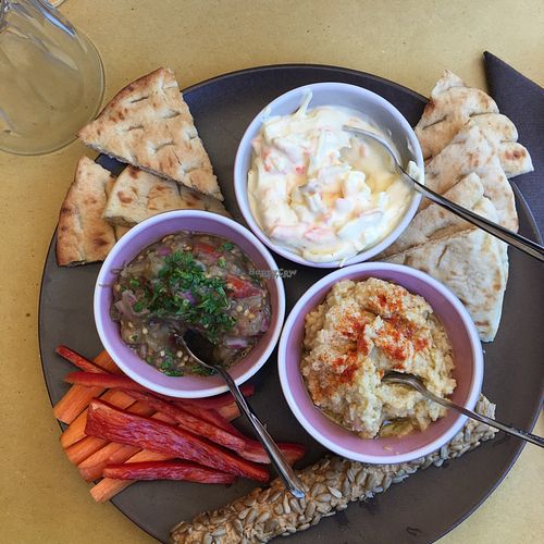 Three dips with pita bread & veggie sticks (VEGAN) at ONO in Rhodes