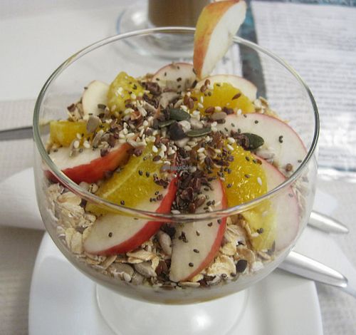 Granola at Veganeats Caffe in Lisbon